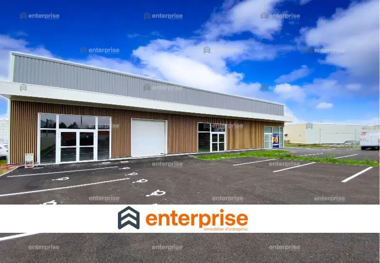 Location Commerce 110 m² - Photo 1