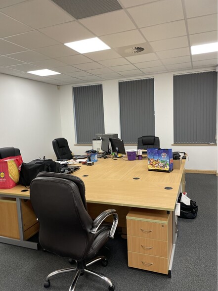 Windmill Rd, Kenn to rent - Interior Photo - Image 2 of 3