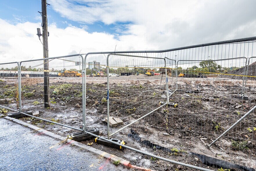 Albert St, Oldham to rent - Building Photo - Image 3 of 3