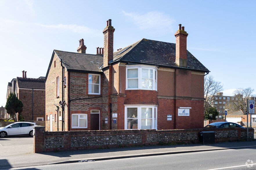 38 Salisbury Rd, Worthing to rent - Building Photo - Image 1 of 4