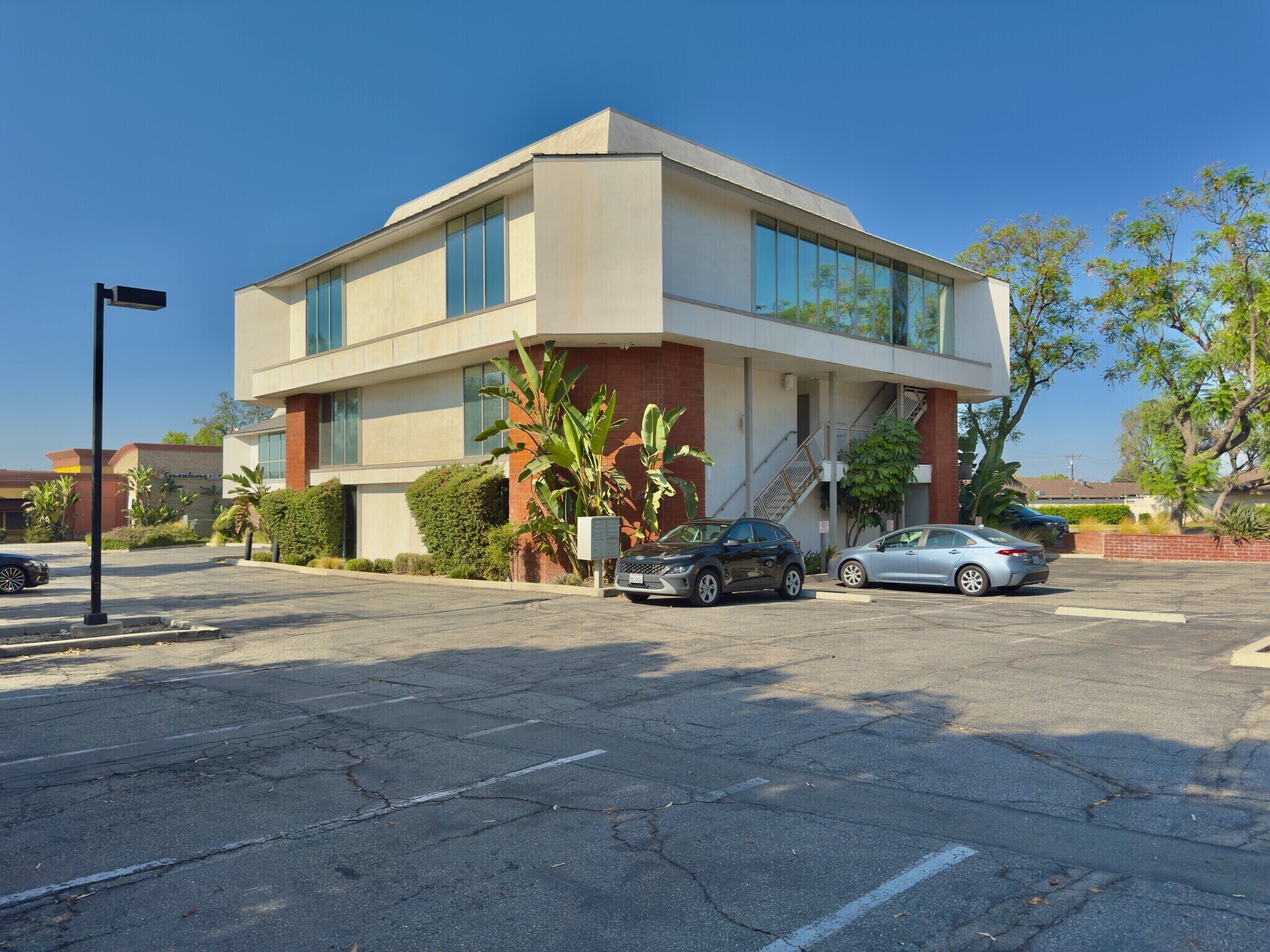 678 S Indian Hill Blvd, Claremont, CA to rent Building Photo- Image 1 of 3