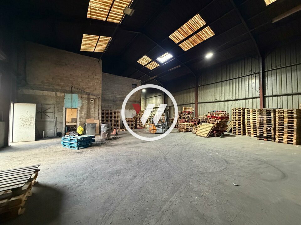 Industrial in Goussainville for sale Building Photo- Image 1 of 2