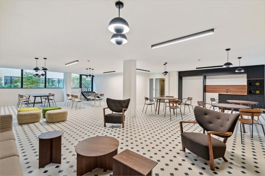 123 Rue Jules Guesde, Levallois-Perret to rent - Building Photo - Image 3 of 11