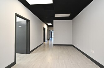 4303 Vineland Rd, Orlando, FL to rent Building Photo- Image 2 of 21