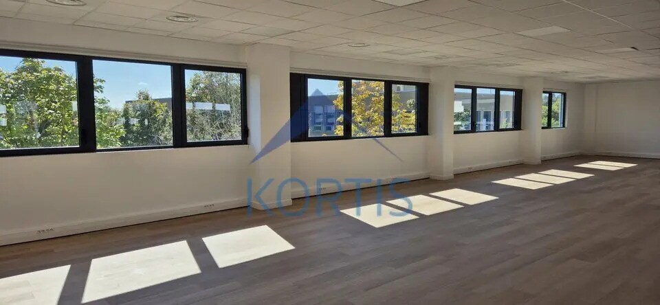 Office in Dardilly to rent Interior Photo- Image 1 of 6