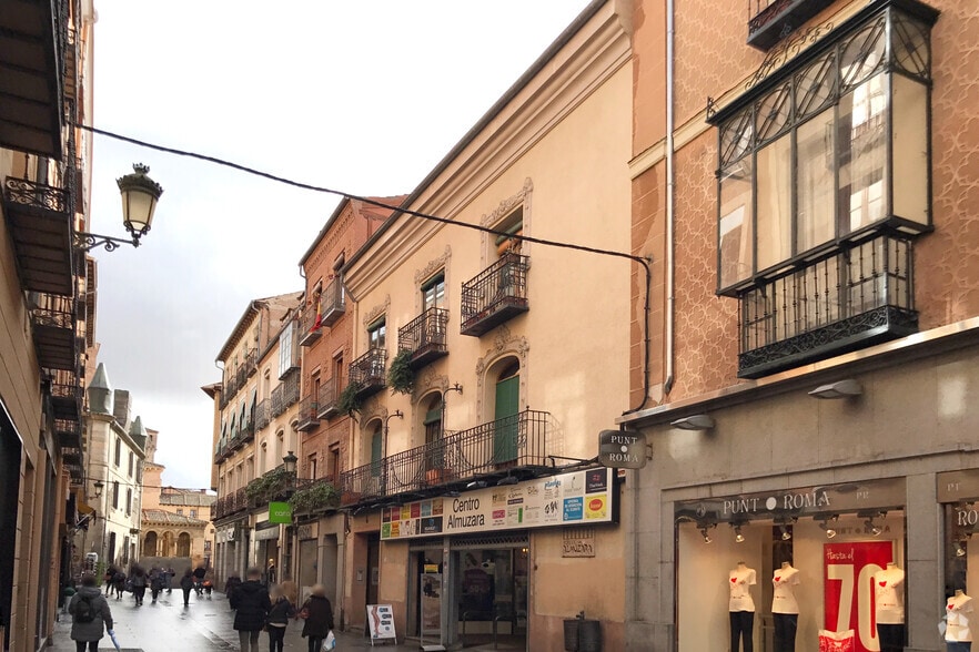 Retail in Segovia, Segovia to rent - Primary Photo - Image 1 of 1