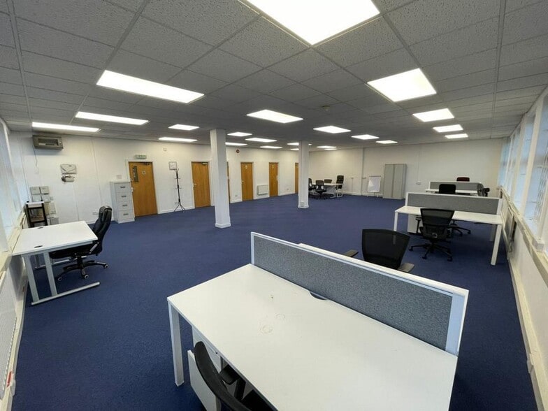 Kingsway, Gateshead to rent - Building Photo - Image 2 of 22