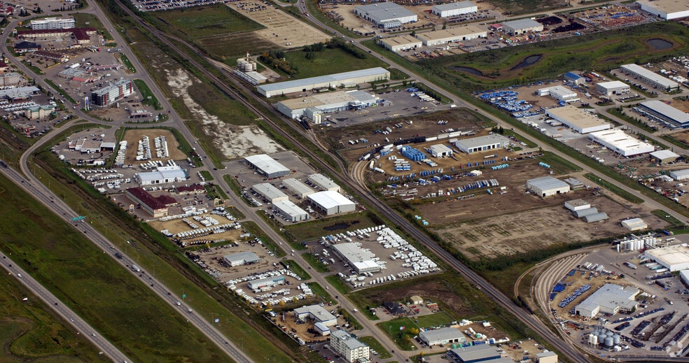 7609 Sparrow Dr, Leduc, AB to rent - Primary Photo - Image 2 of 26