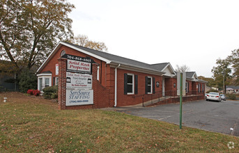 438 E Garrison Blvd, Gastonia, NC for sale Primary Photo- Image 1 of 1