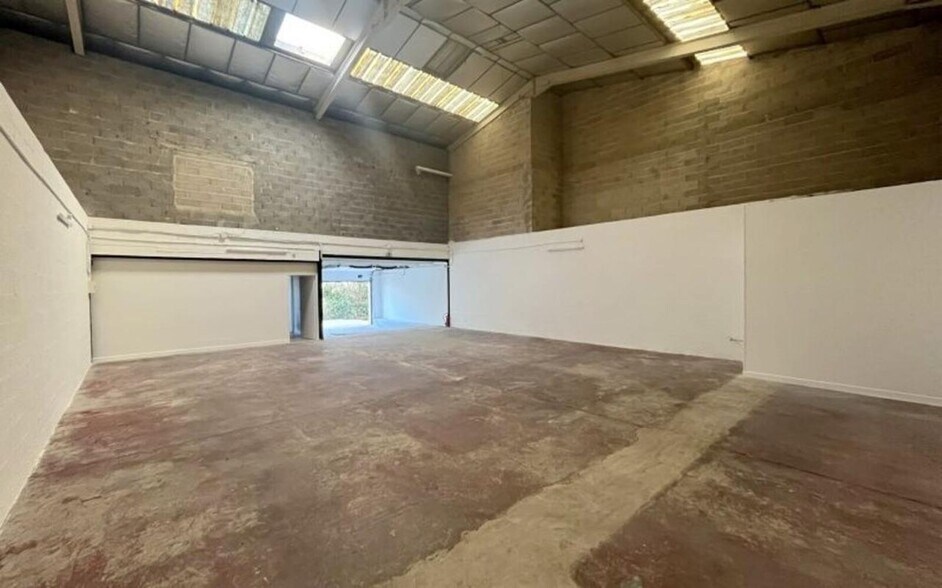 9 Rue Louis Armand, Eaubonne to rent - Interior Photo - Image 2 of 10