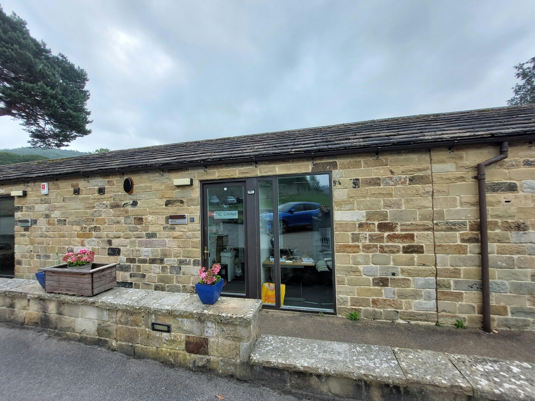 Main Rd, Hathersage to rent Building Photo- Image 1 of 6