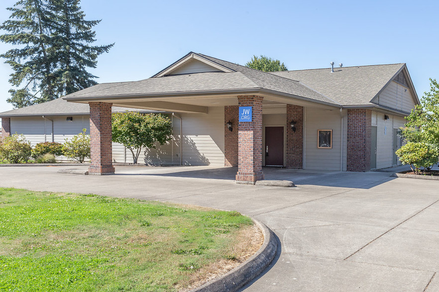 1726 Pine St, Silverton, OR for sale - Building Photo - Image 1 of 1