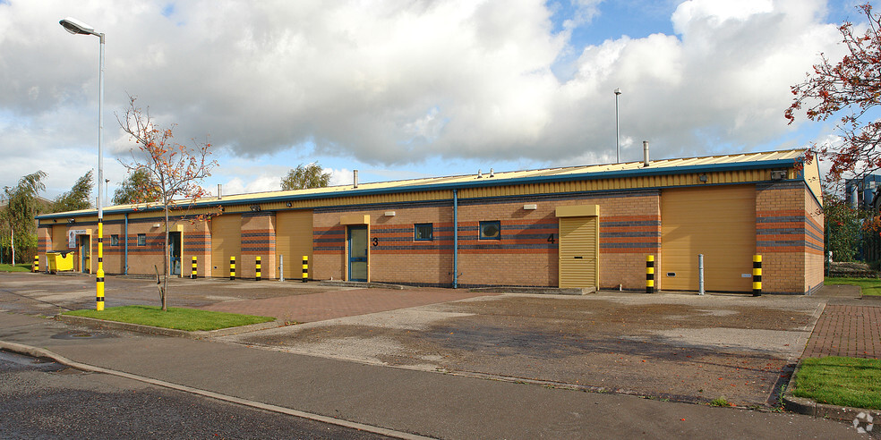 Reads Rd, Stoke On Trent for rent - Primary Photo - Image 1 of 4