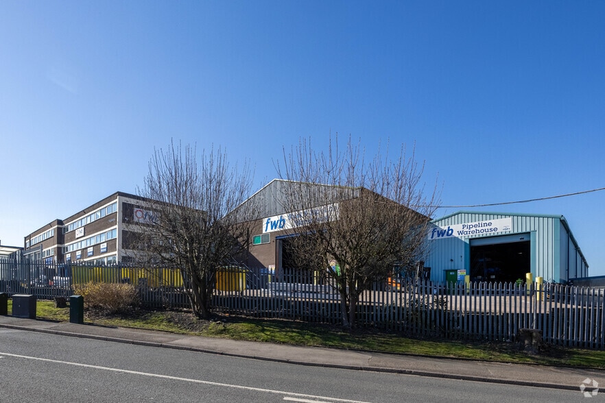 Wheildon Rd, Stoke On Trent to rent - Building Photo - Image 2 of 2
