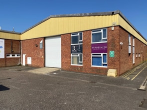 8 Station Road Industrial Estate, Hailsham to rent Building Photo- Image 1 of 3