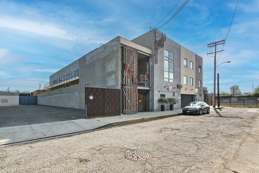 2256 Barry Ave, Los Angeles, CA for sale - Building Photo - Image 3 of 32