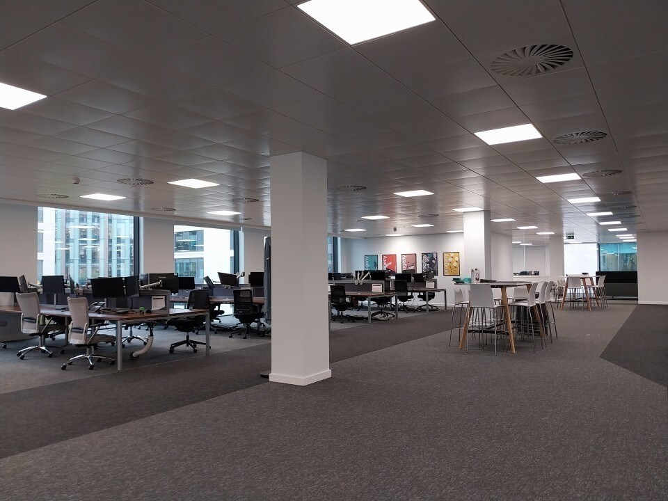 1A Wellington Pl, Leeds to rent Interior Photo- Image 1 of 4