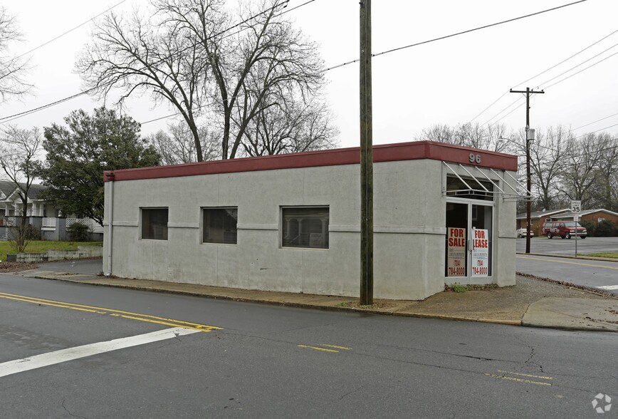 96 McGill Ave NW, Concord 28025 UK