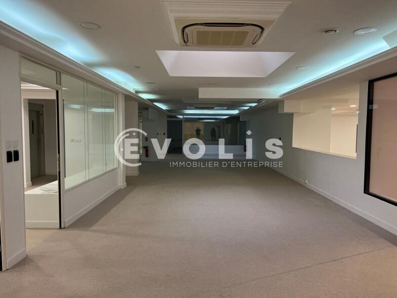 Office in Paris for sale - Interior Photo - Image 3 of 11