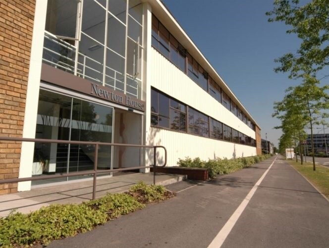 406 The Quadrant, Warrington to rent - Building Photo - Image 2 of 4