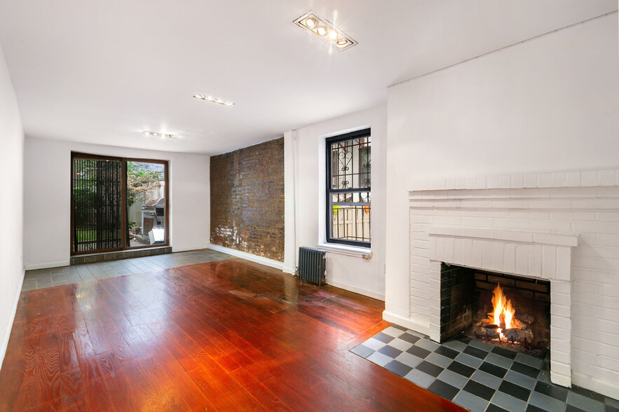 54 Jane St, New York, NY for sale - Interior Photo - Image 2 of 16