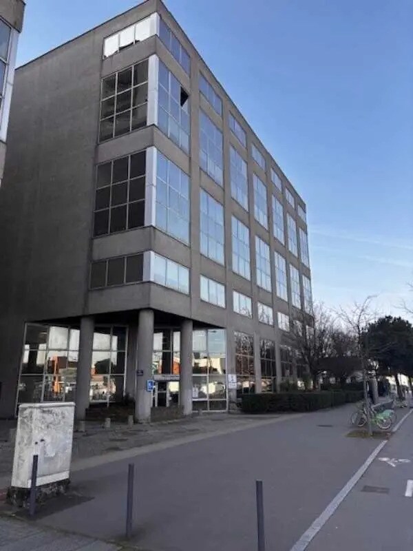 Office in Villejuif to rent Primary Photo- Image 1 of 2