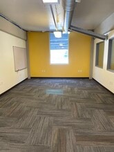 80 SE Madison St, Portland, OR to rent Interior Photo- Image 2 of 6