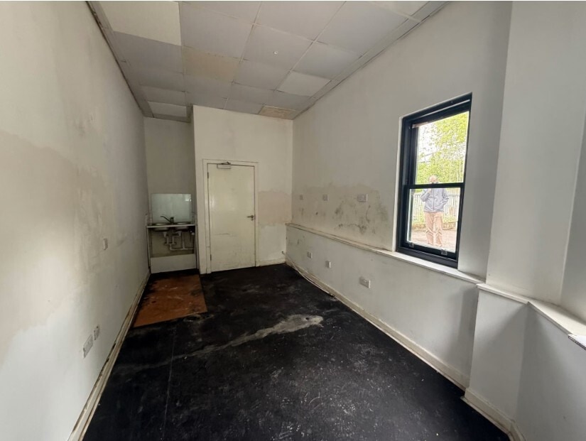 9-21 Clarkston Rd, Glasgow, GLG G44 4EE - Unit 9 -  - Interior Photo - Image 2 of 6