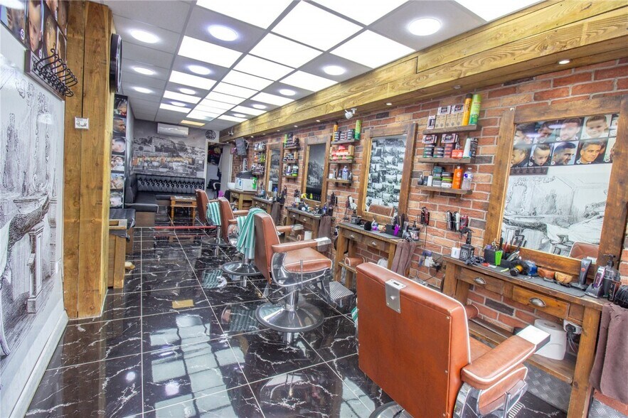 162 Church Rd, Bristol for sale - Interior Photo - Image 2 of 8