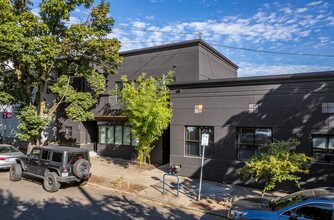 1305 NW 18th Ave, Portland, OR for rent Building Photo- Image 1 of 14