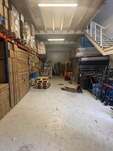 Light Industrial in Romainville to rent Interior Photo- Image 1 of 3