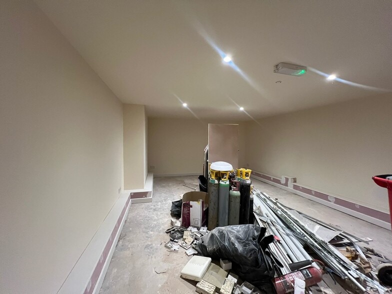 14-15A St Pauls Sq, Bedford to rent - Building Photo - Image 3 of 5