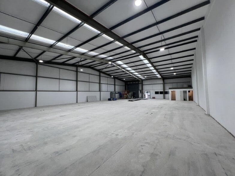 Multipark Erskine, Erskine Industrial Estate, Liverpool to rent - Building Photo - Image 3 of 8