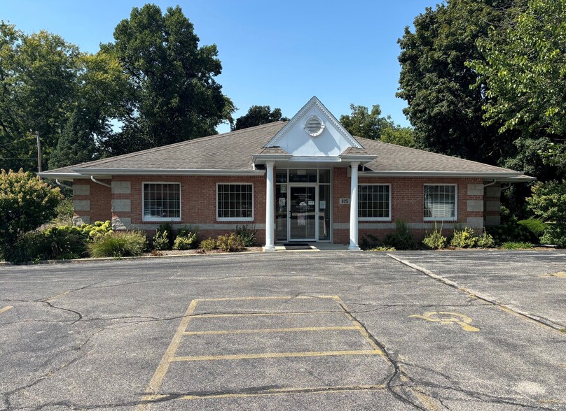 625 S 5th St, Watseka, IL for rent - Building Photo - Image 2 of 14