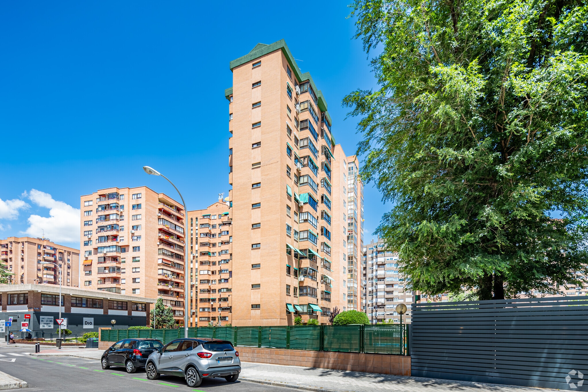 Retail in Madrid, Madrid to rent Primary Photo- Image 1 of 3