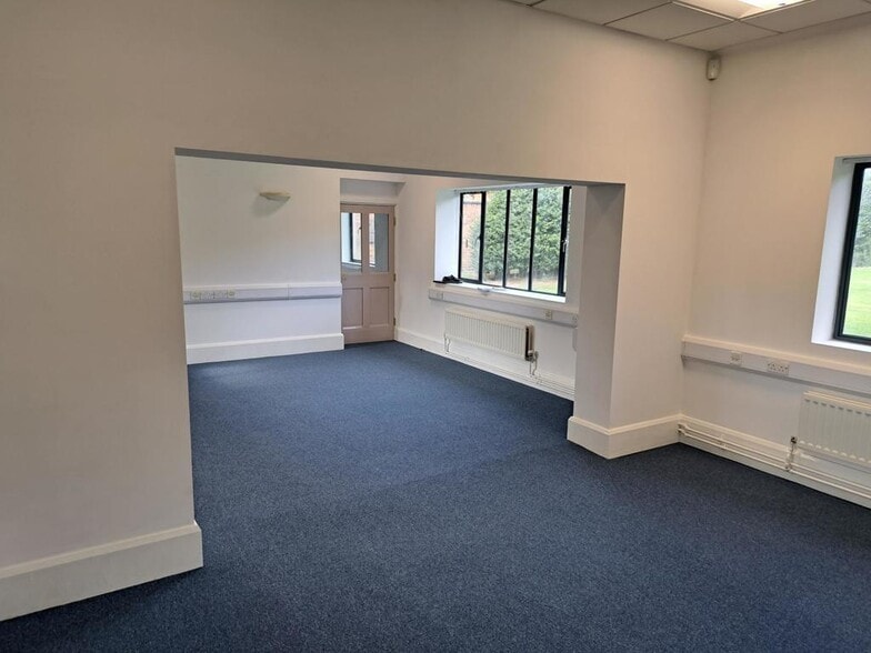 Birmingham Rd, Birmingham to rent - Building Photo - Image 3 of 12