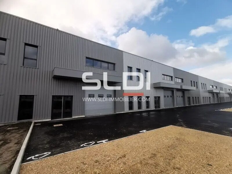 Light Industrial in Bourgoin-Jallieu for sale Building Photo- Image 1 of 4
