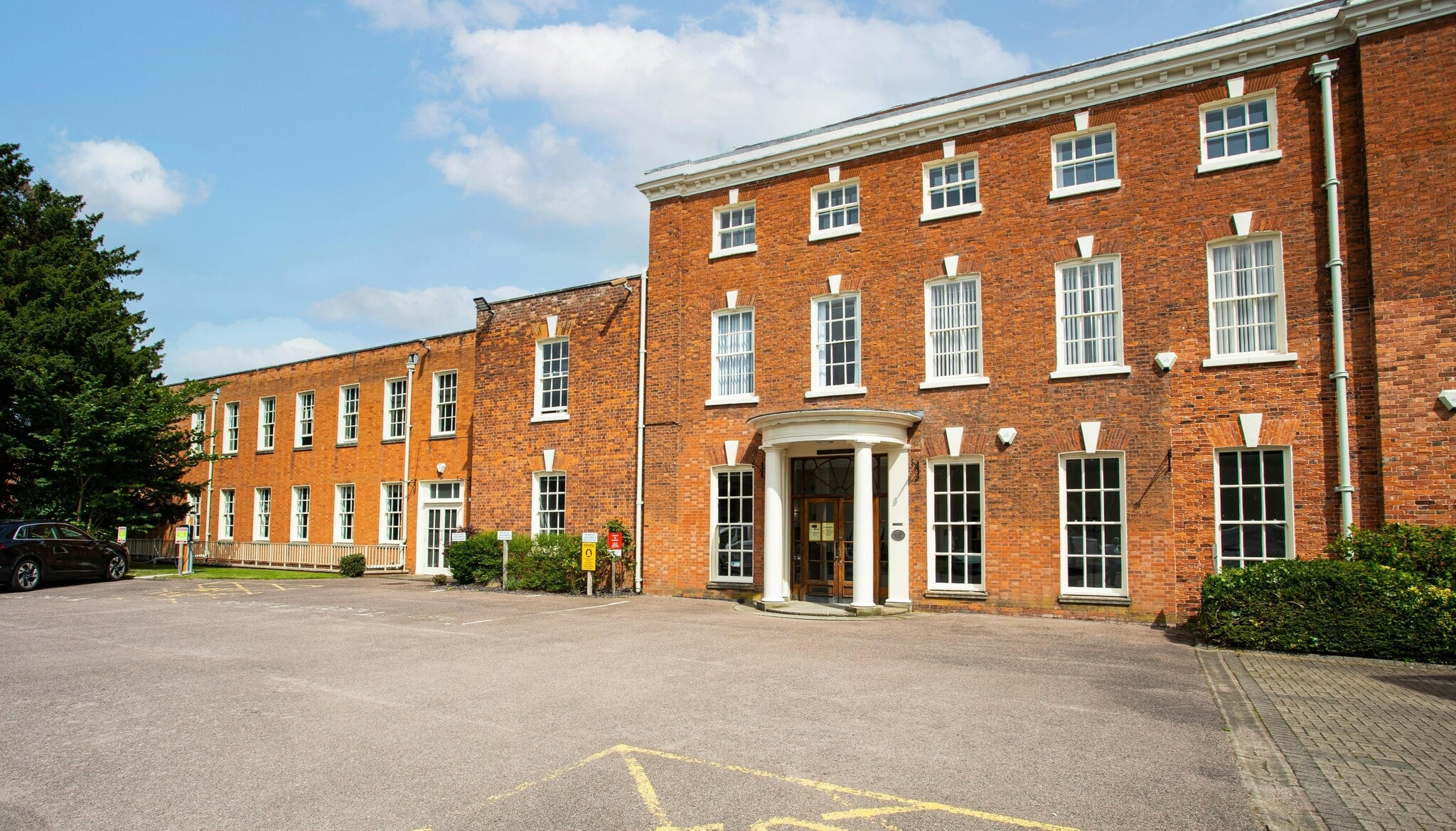 High St, Coleshill to rent Building Photo- Image 1 of 11