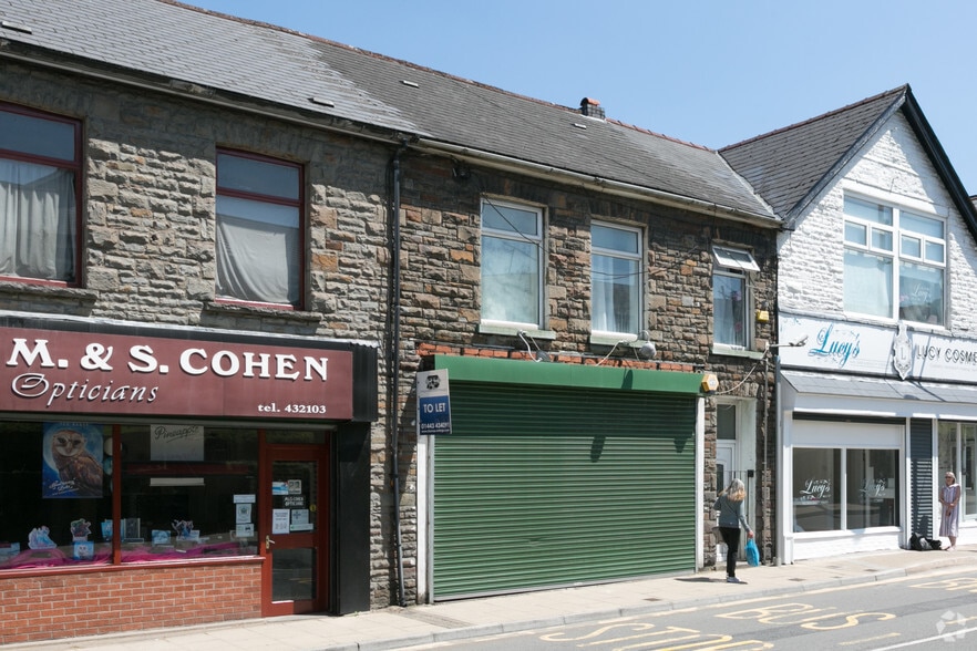 6 Dunraven St, Tonypandy to rent - Building Photo - Image 2 of 4