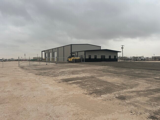 More details for 3015 W County Road 135, Midland, TX - Industrial to Rent