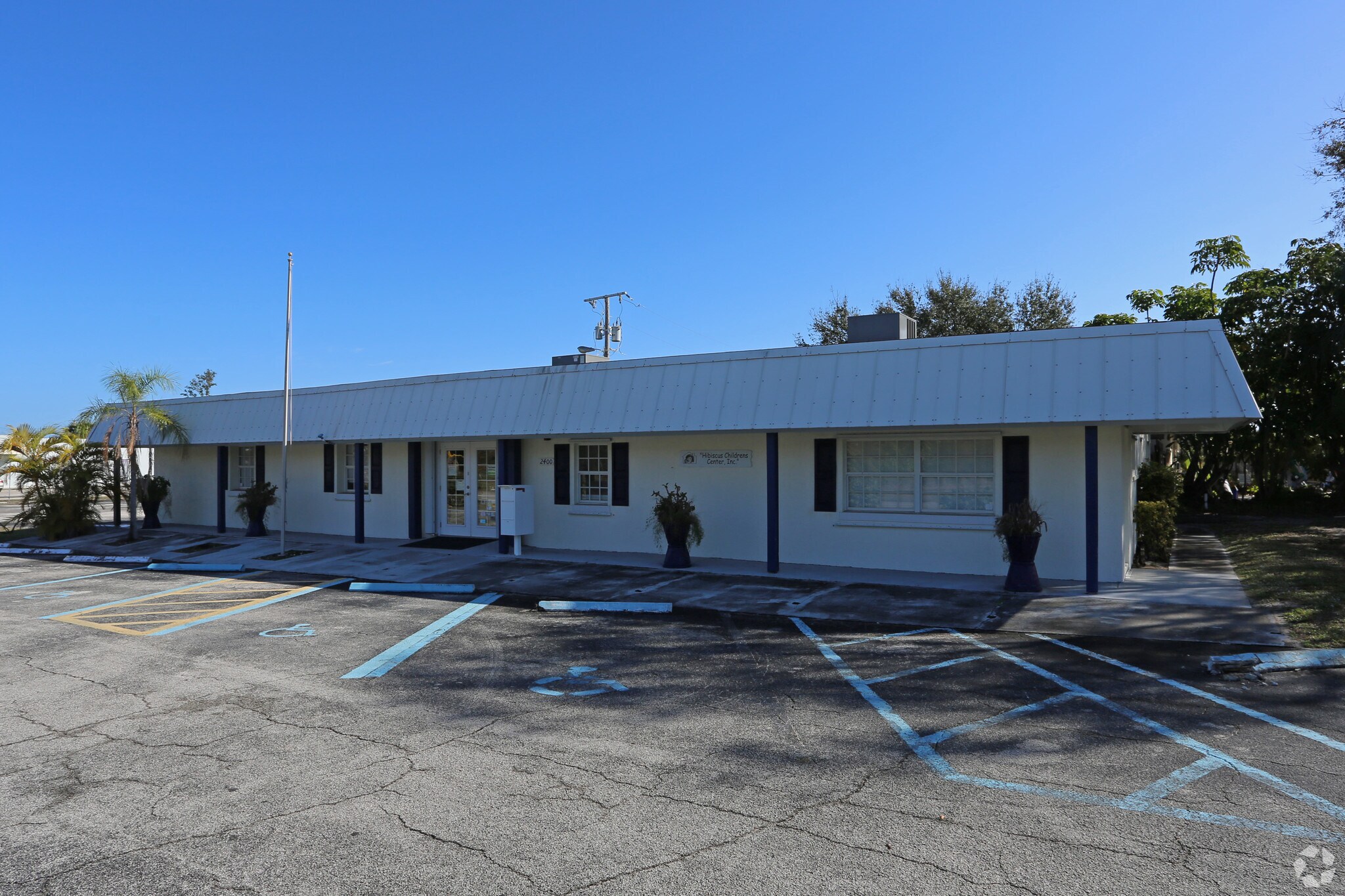 2400 NE Dixie Hwy, Jensen Beach, FL for sale Primary Photo- Image 1 of 1