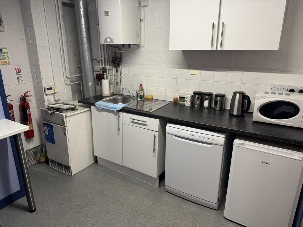 3-4 Vermont Pl, Milton Keynes, BKM MK15 8JA - Unit 4 - - Interior Photo - Image 2 of 3