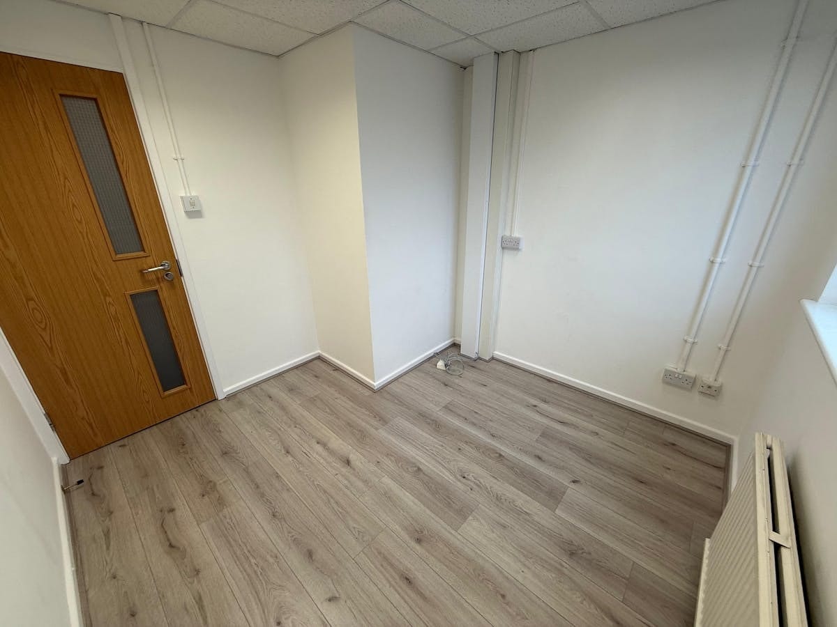 Courtlands Rd, Eastbourne to rent Interior Photo- Image 1 of 5