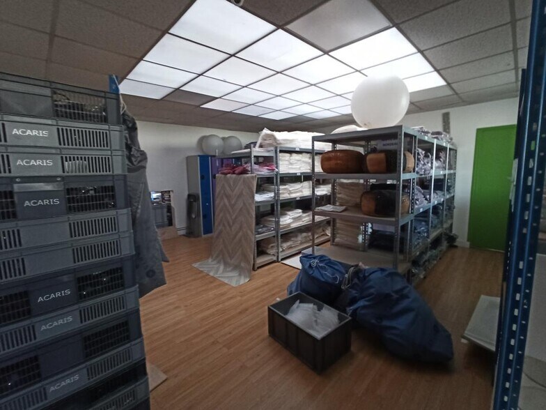 Light Industrial in Argenteuil to rent - Interior Photo - Image 3 of 8