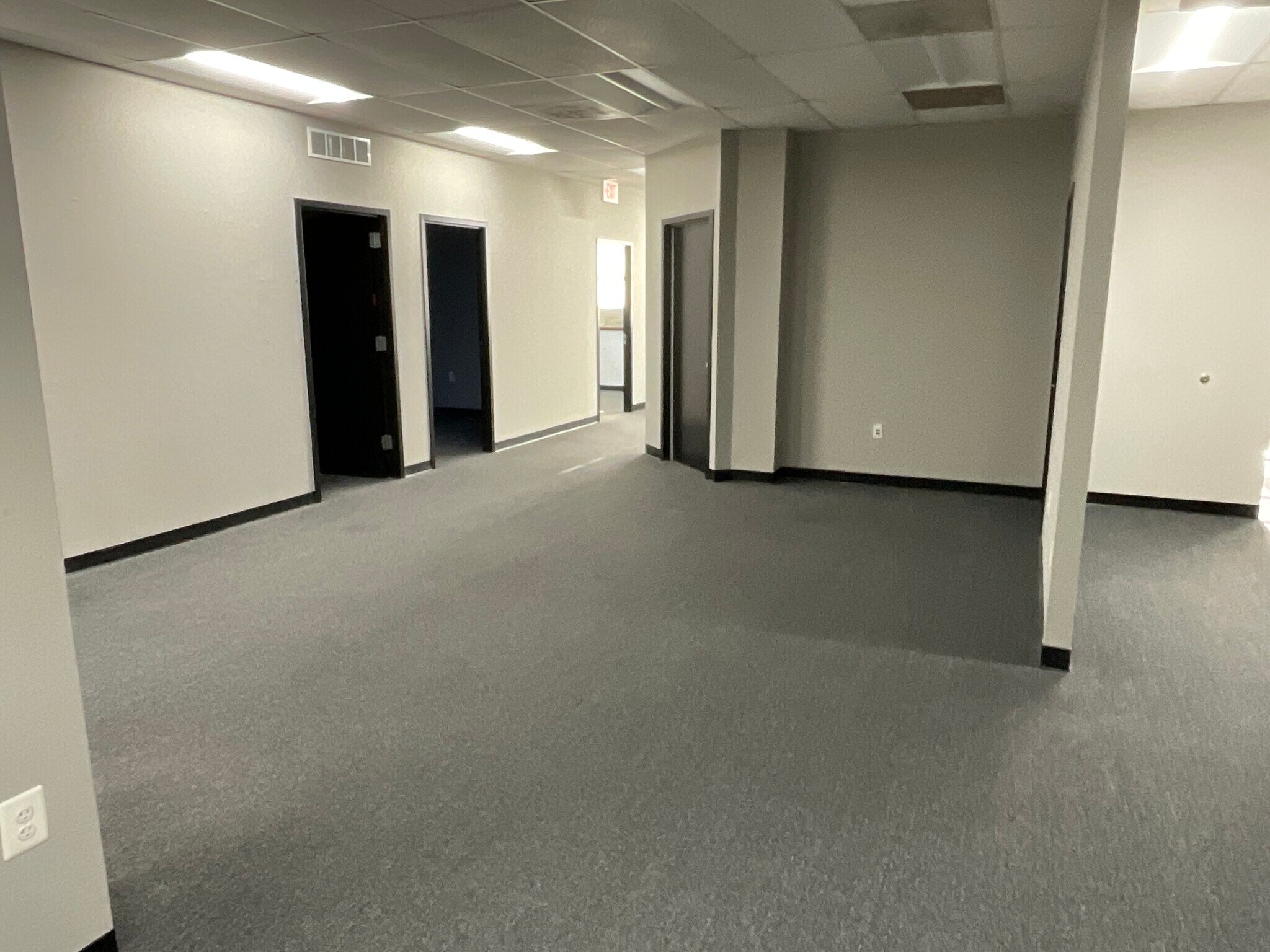 645 Lofstrand Ln, Rockville, MD to rent Interior Photo- Image 1 of 2