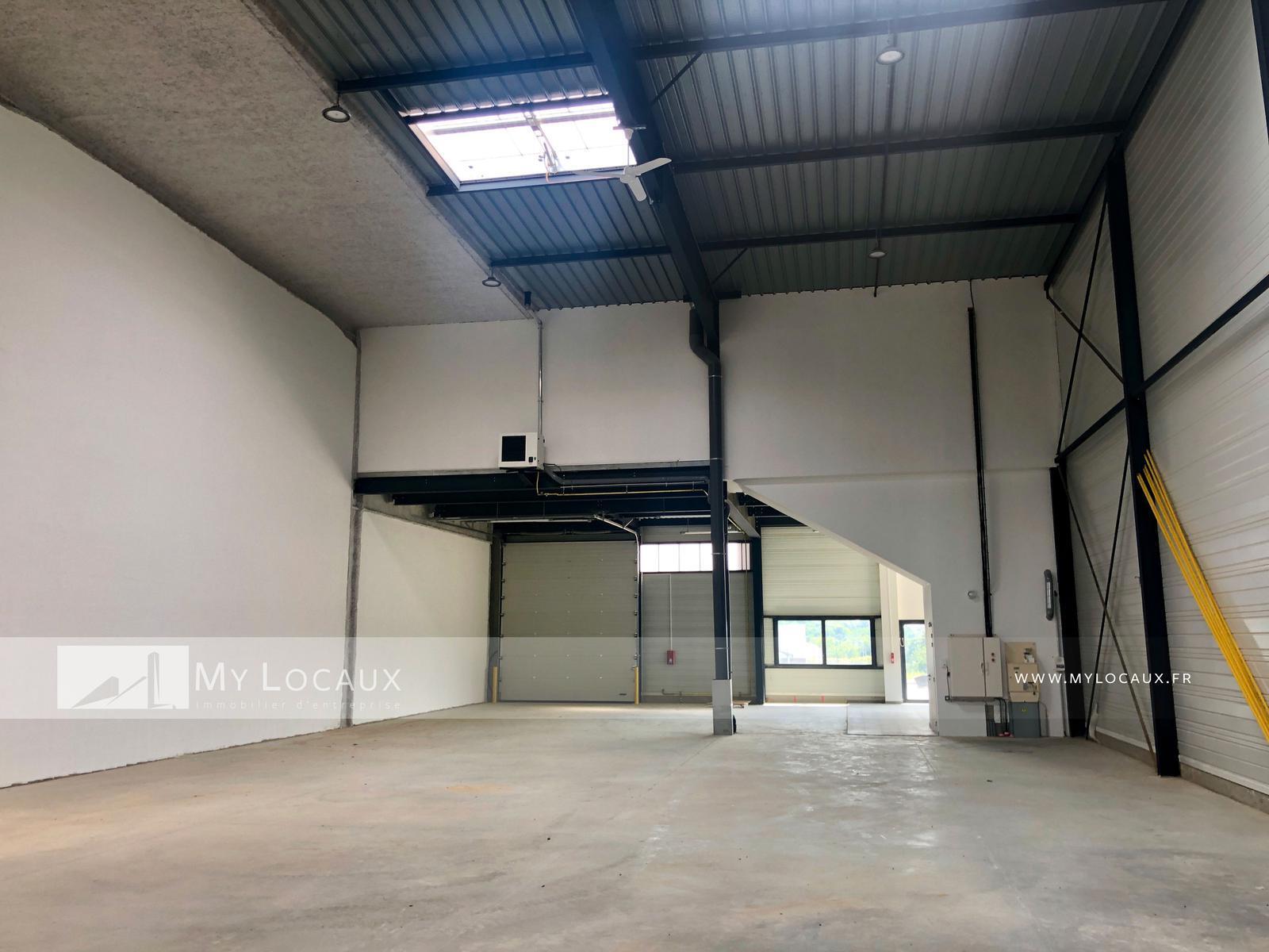 Light Industrial in Saint-Denis to rent Interior Photo- Image 1 of 6