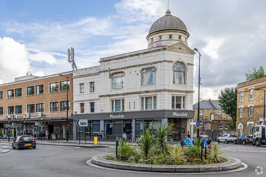 291-307 Kirkdale, London to rent - Building Photo - Image 2 of 3