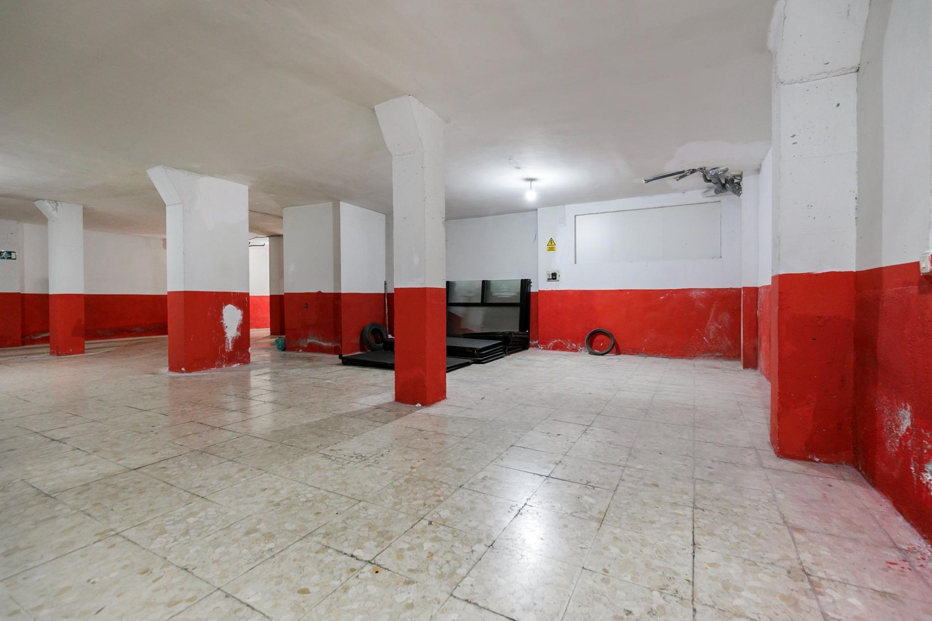 Calle Loma de Dílar, 96, Granada, Granada for sale Primary Photo- Image 1 of 16