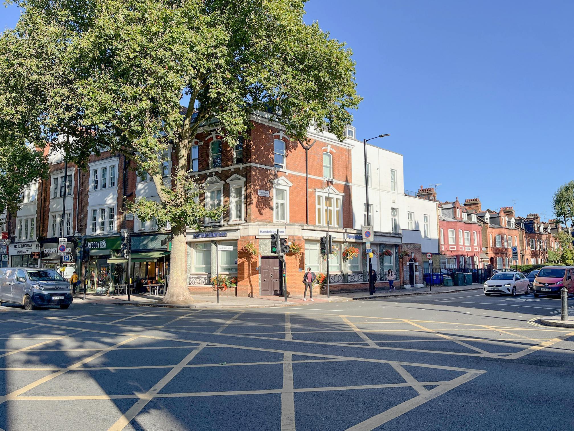 2 Chiswick High Rd, London to rent Building Photo- Image 1 of 12