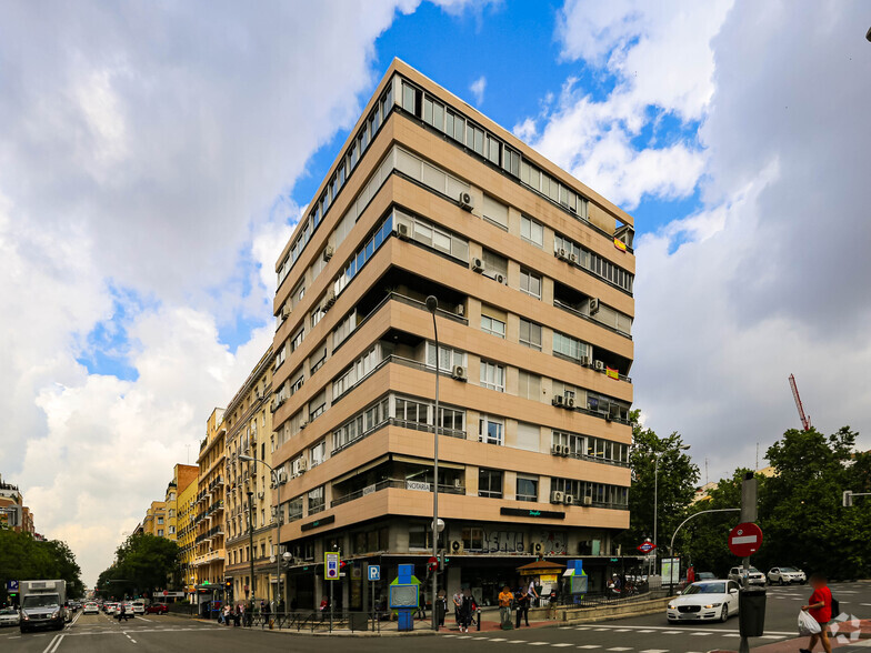 Calle Diego de León, Madrid, Madrid for sale - Primary Photo - Image 1 of 3